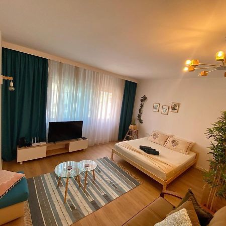 Studio Flat In The City Center Τίρανα Εξωτερικό φωτογραφία