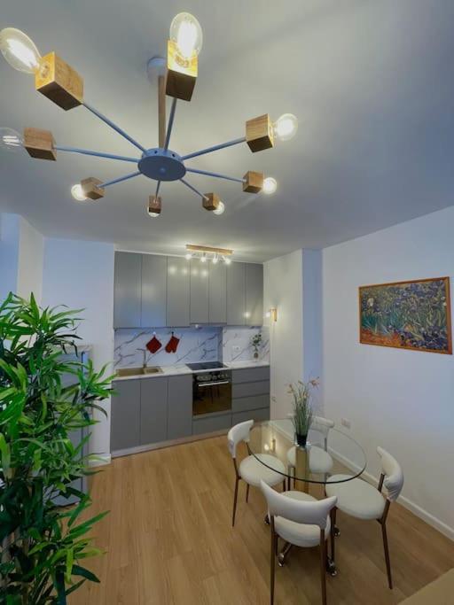 Studio Flat In The City Center Τίρανα Εξωτερικό φωτογραφία